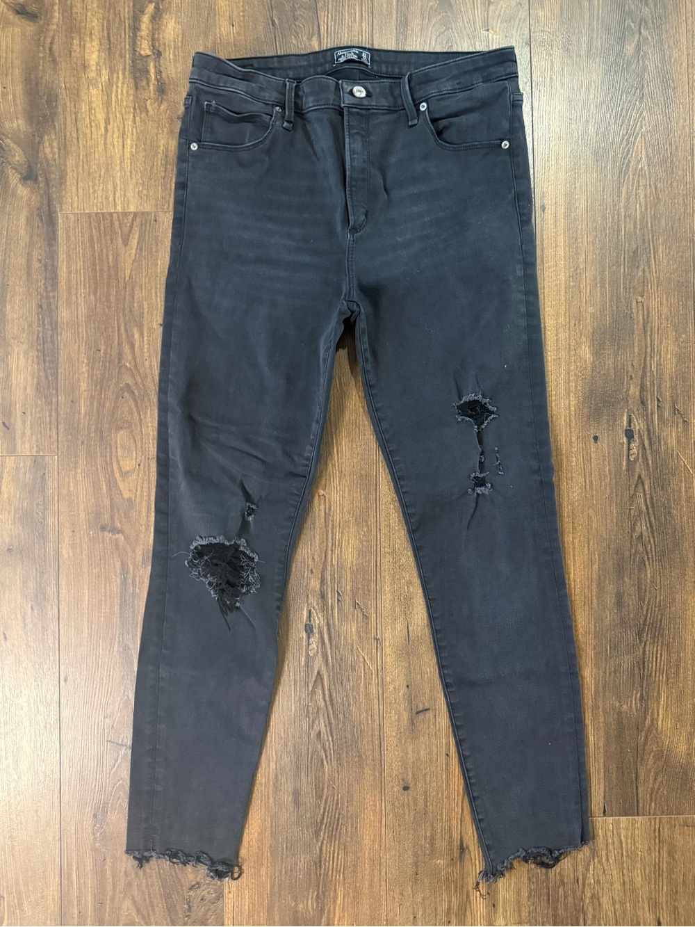 Abercrombie & Fitch Jeans Womens 31/12 Black Simone High Rise Ankle Distressed - Picture 2 of 7